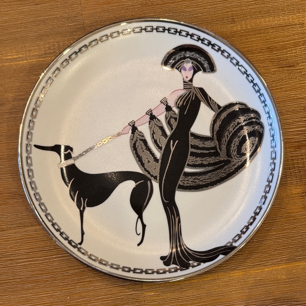 Erte decorative plate